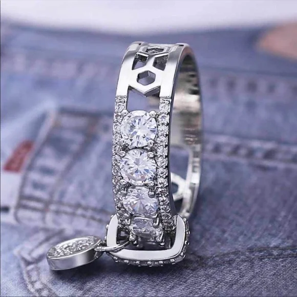 New 925 Silver Round Diamond Party Ring - Picture 7 of 8